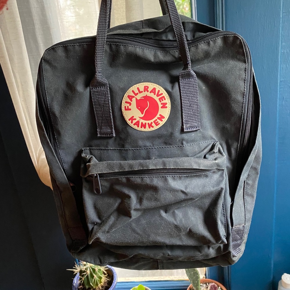 Fjallraven Kanken Backpack - navy